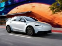 Tesla ucuz modelinin tanıtımını yaptı!
