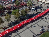 Pendik'te rekor büyüklükteki Türk Bayrağı ile Cumhuriyet Kutlaması