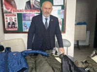 Velibaba Muhtarlığı'ndan ihtiyaç sahiplerine bot ve kışlık mont