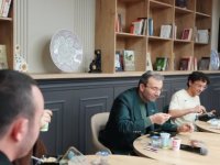 Başkan Ahmet Cin, Gençlerle Kütüphanede İftar Yaptı