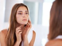 Yüzdeki Şişkinlik Ödem mi, Yanlış Cilt Bakımı mı?