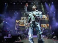 Kenan Doğulu, Stuttgart Porsche Arena’da Unutulmaz Bir Geceye İmza Attı