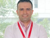 ÇOCUĞUNUZ KULAĞINI ÇOK SIK ÇEKİYORSA DİKKAT!