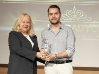 İstanbul Aydın Üniversitesi’nden 24 TV ve Lig Radyo’ya Ödül