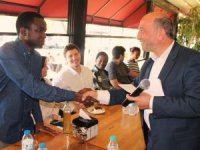 Marketçilerden Üniversitelilere Destek