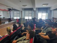 AHİSİAD Başkanı Çam gençlerle buluştu