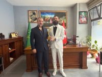 Akif Manaf’a “Demokrasi ve Barış Ödülü” Verildi