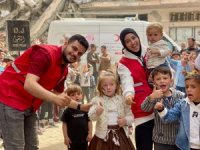 TÜRK KIZILAY'DAN GAZZELİ ÇOCUKLARA BAYRAMLIK SEVİNCİ