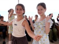 ŞİŞLİ BELEDİYESİ’NDEN ENGELLERİ AŞAN KAMP DESTEĞİ