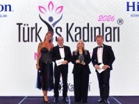 Türk İş Kadınları Plaket Töreni'nde Başarılar Ödüllendirildi