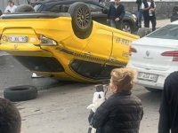 Pendik'te ticari taksi takla attı!