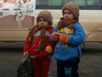 Halep'te mahsur kalan çocuklarına kavuştu