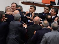 AK Partili milletvekilinin burnu kırıldı!