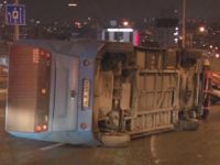 Pendik'te Yolcu Minibüsü Kaza Yaptı: 1 Kişi Yaralandı